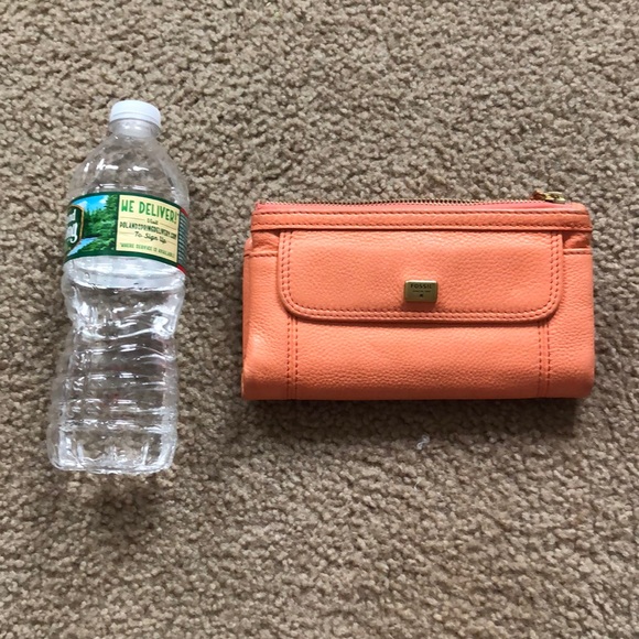 Fossil Peach/Coral Colored Wallet - Picture 7 of 7